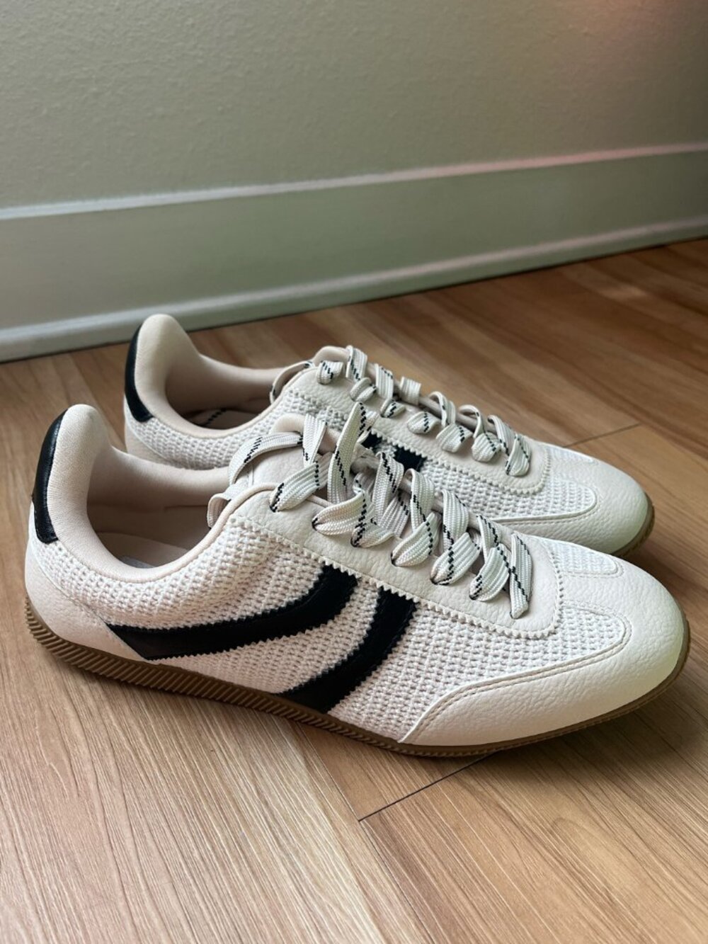 Dolce Vita Tan and Black Striped Tennis Shoes, Women's Size 7.5